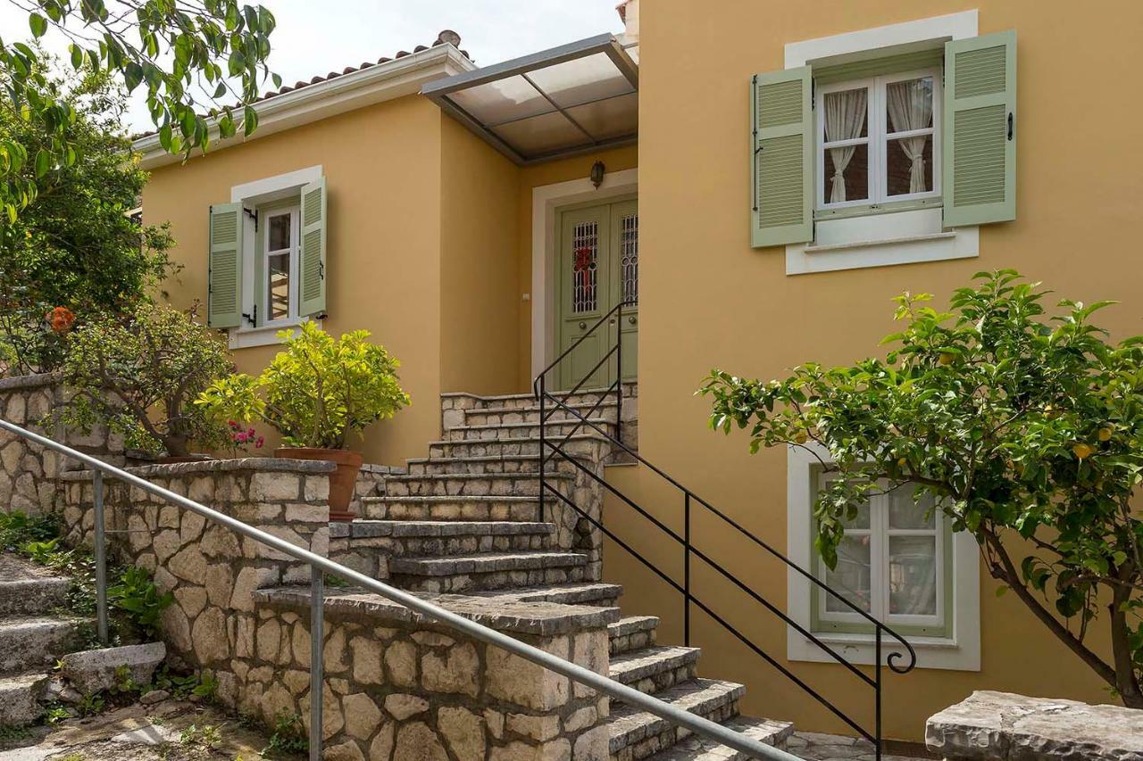 Yellow House Ithaca Ваті Екстер'єр фото